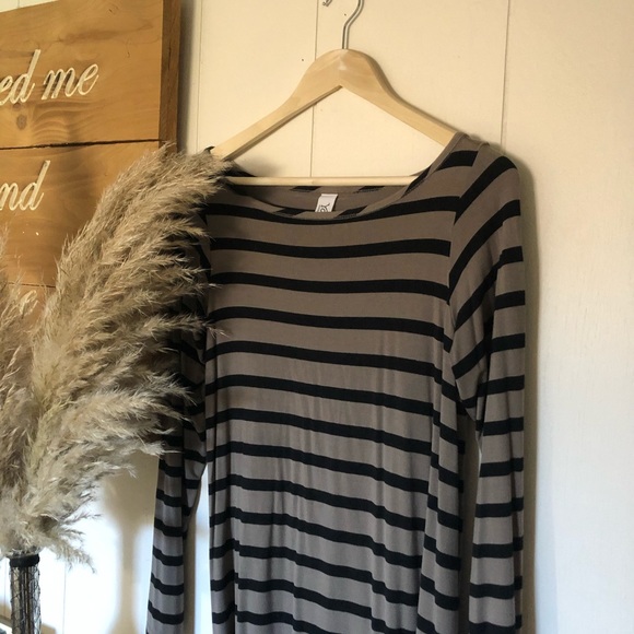 Yala Bamboo Dress - Picture 3 of 6